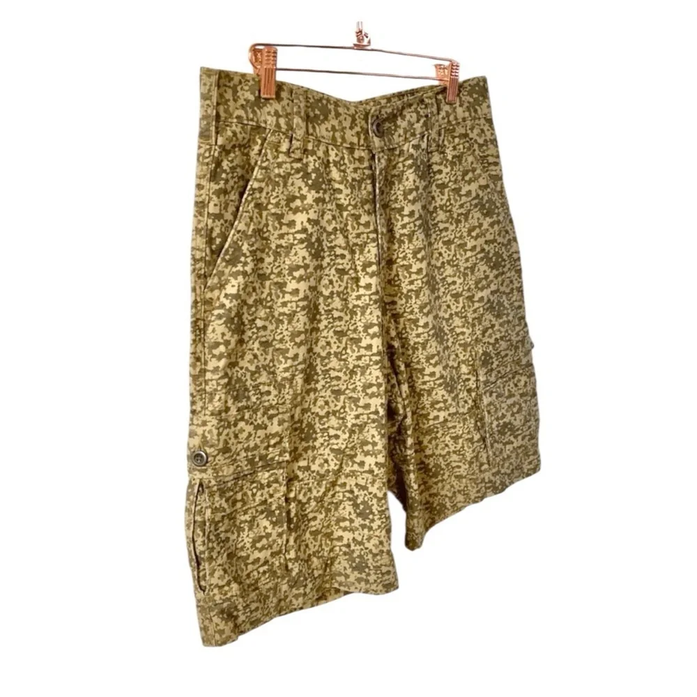 Levi's Digital Camo Cargo Shorts‎ Mens Size 30 Tactical Utility Outdoors Hunting